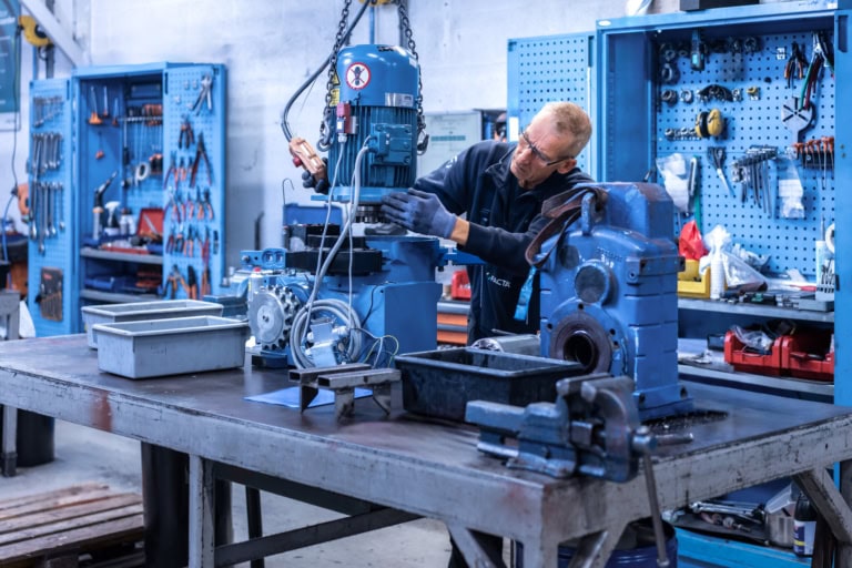 Motorreductoor werkplaats facta